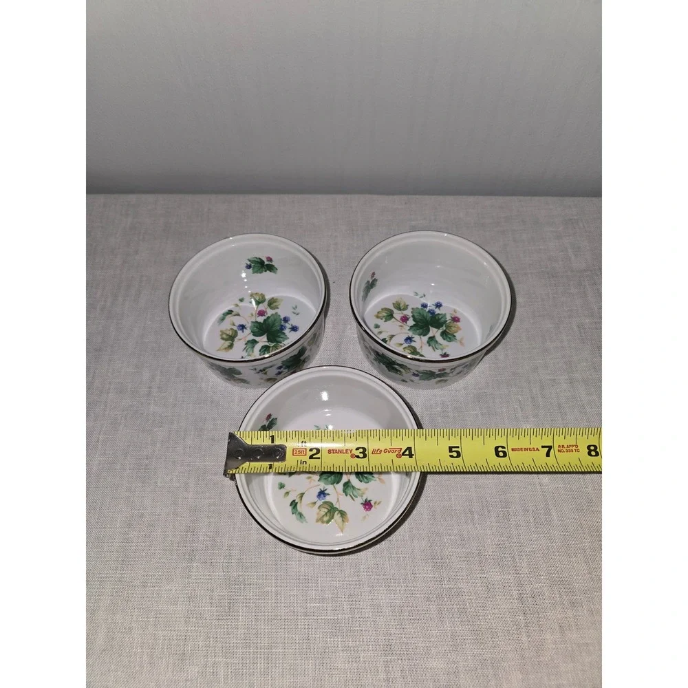 Andrea by Sadek Vineyard Ramekins White Floral Berry Set of 3 OS Excellent